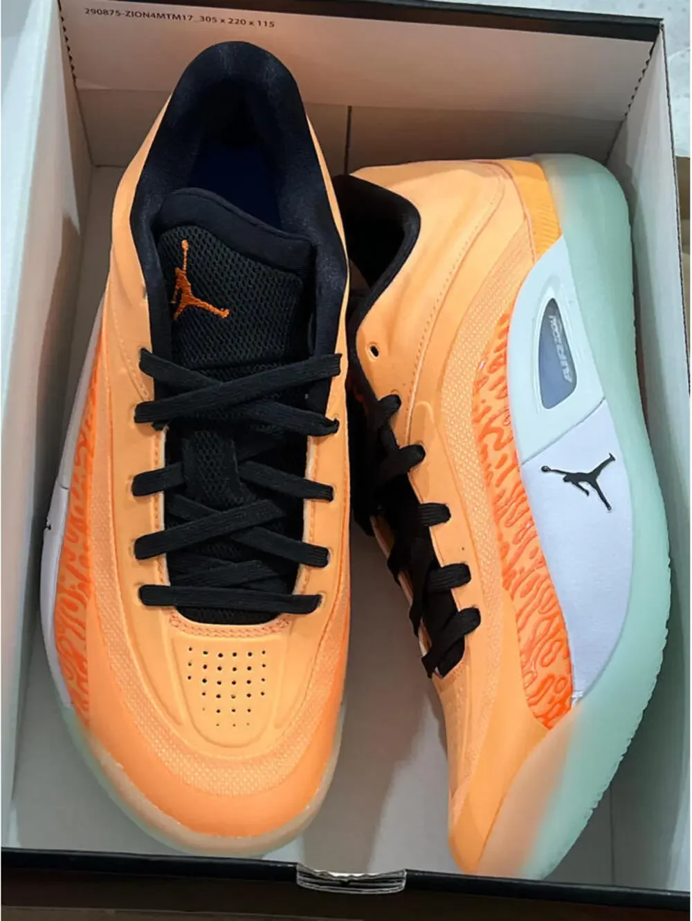 Zion 4 Basketball Shoes (FB1802-800, Peach Cream/Black/White/Total Orange) mens